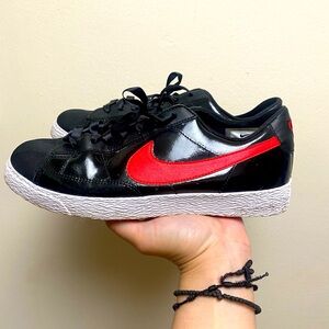 Worn once size 6Y or 8W